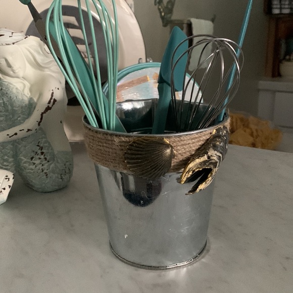 Utensil Holder - Silver with Gute wrapped around the top with Shell Accents - Picture 3 of 9